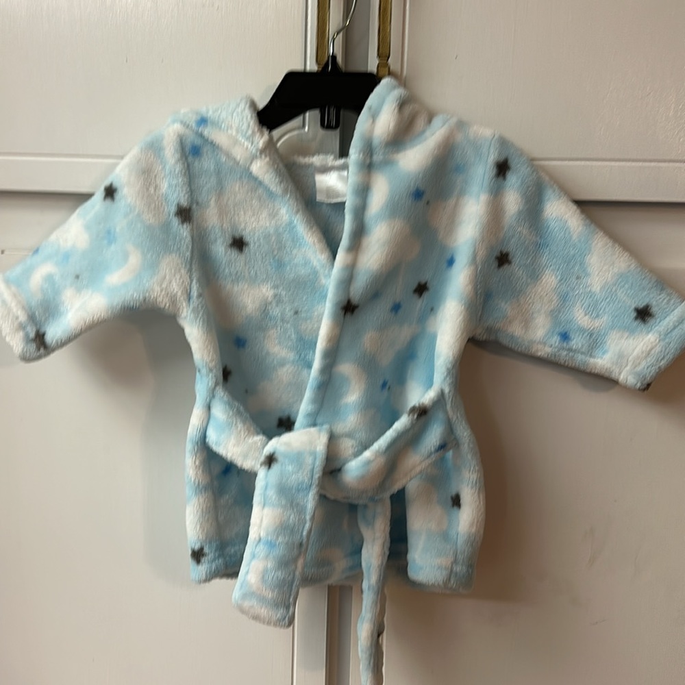 ZAK & ZOEY PLUSH “CLOUDS & STARS” HOODIE BATH ROBE. Size 0-9M. Blue/white. EUC